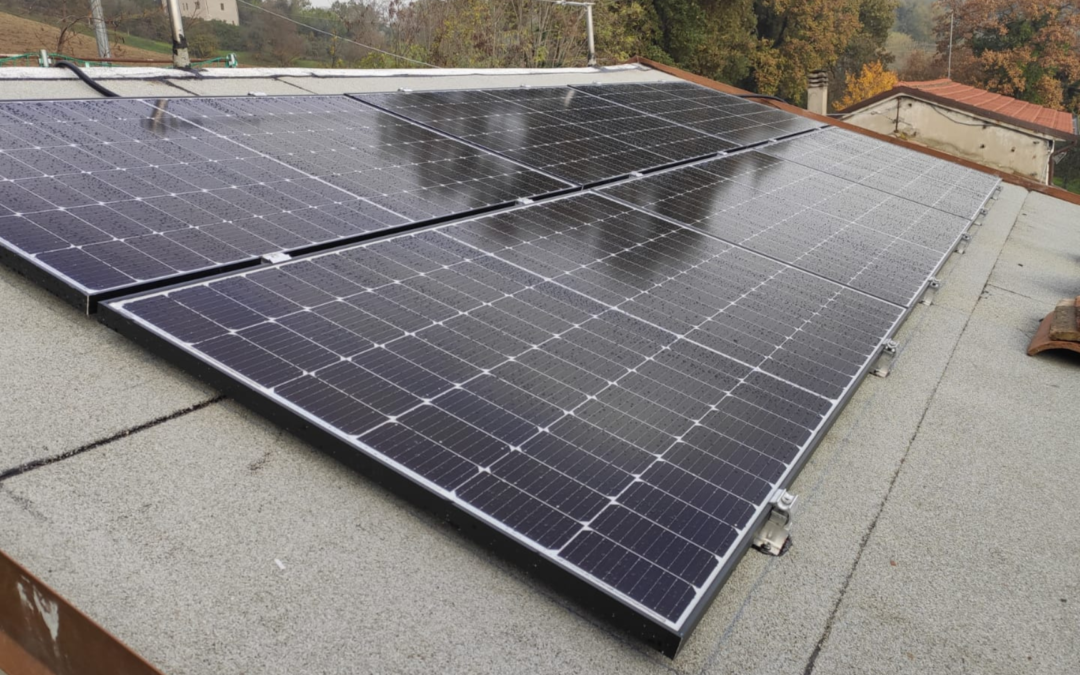 Solare termico e fotovoltaico non sono la stessa cosa. Scopri le differenze